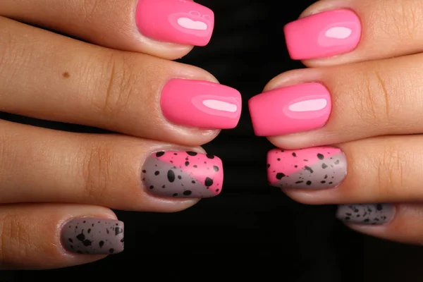 Stijlvol ontwerp van manicure op mooie nagels — Stockfoto