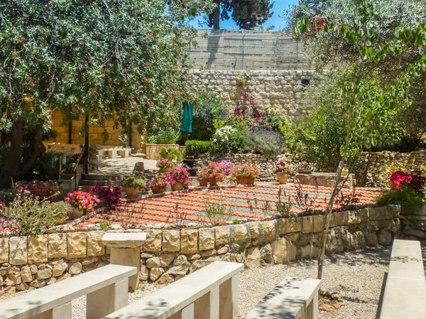 The Garden Tomb, tomb cut into the rock, site of pilgrimage for Christians, outside the walls of the Old City of Jerusalem, Israel