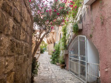 Antik taş sokak, dar sokak eski Jaffa, antik liman kenti, en eski bölümü Tel Aviv Haritası, İsrail