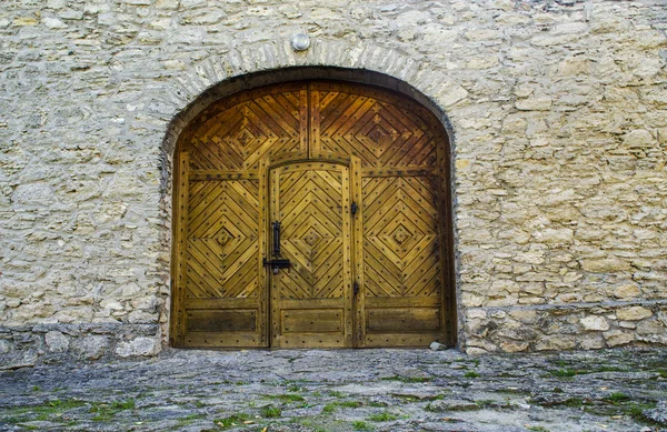 Puerta de entrada de madera vieja . — Foto de Stock