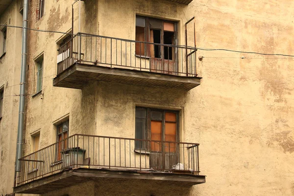 Balkone Eines Verlassenen Hauses — Stockfoto