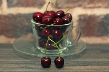 Kahvaltı için kiraz bir kısmı