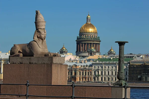 Russland Petersburg Blick Auf Die Granitsphinx Und Die Kathedrale Von — Stockfoto