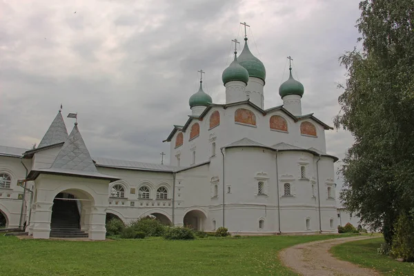 Russie Monastère Orthodoxe Dans Ciel Orageux — Photo