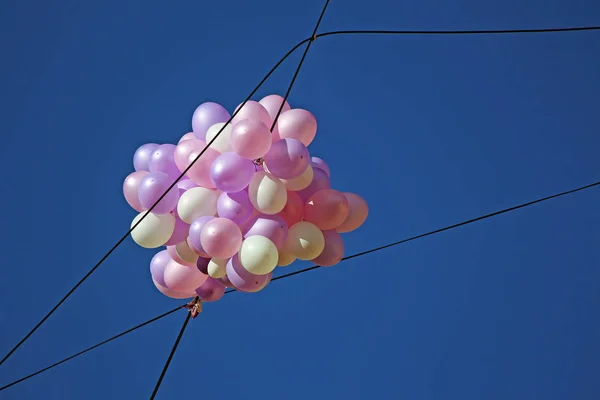 Ballonger Intrasslad Ledningar — Stockfoto