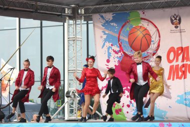 9 Eylül 2018, Rusya, St. Petersburg, gençlerin kamu açık performans dans grubu