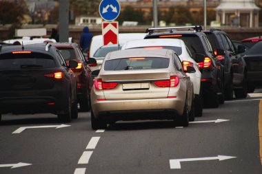 trafikte araba
