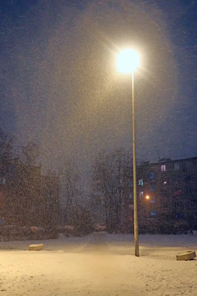 Nevadas Luz Una Farola — Foto de Stock