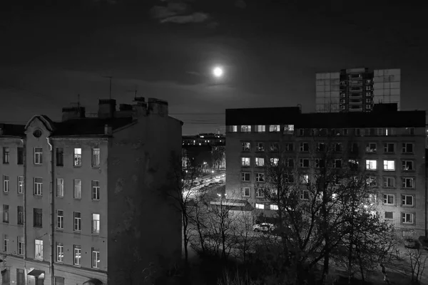 Zwart Wit Volle Maan Aan Hemel Stad — Stockfoto