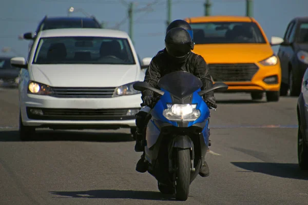 Motorcyclist Passenger Riding Heavy Traffic — Stock Photo, Image