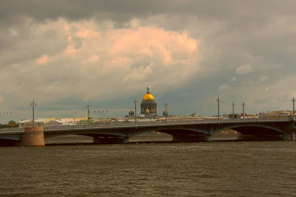 Russland Petersburg Blick Auf Isaac Kathedrale Und Die Annunciation Bridge — Stockfoto