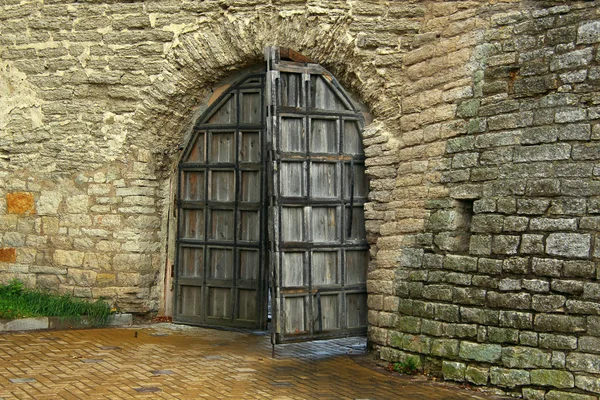 Heavy Wooden Gate Stone Wall Medieval Castle — Stock Photo, Image