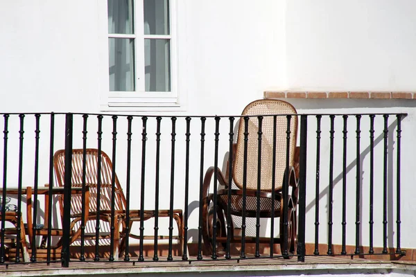 Rieten Meubels Ontspannen Het Balkon — Stockfoto