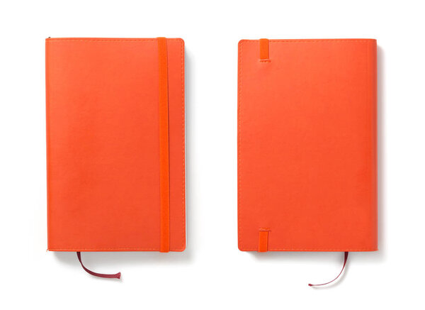 ноутбук изолирован на белом фоне
