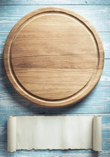 Pizza Snijplank Aan Houten Tafel — Stockfoto