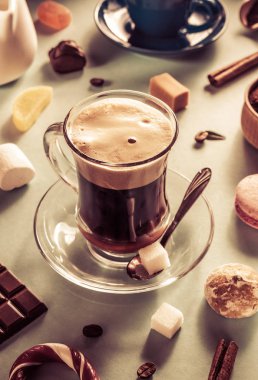 kahve, mavi kağıt arka plan