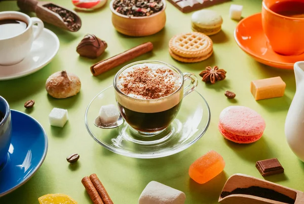 Kopje Koffie Thee Cacao Bij Groenboek Achtergrond — Stockfoto