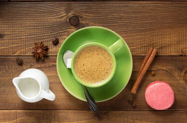 Kopje Koffie Ingrediënten Bij Houten Achtergrond Bovenaanzicht — Stockfoto