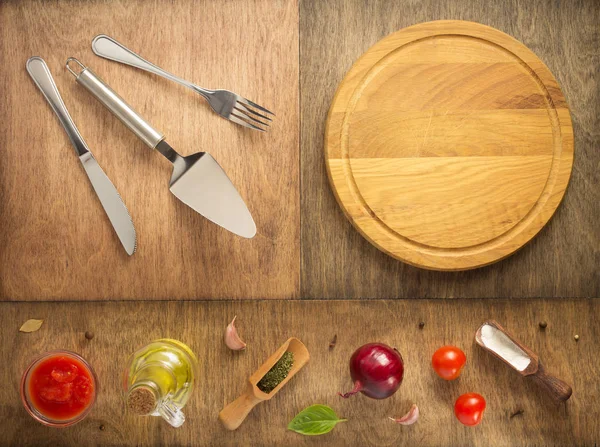 Food Ingredients Spices Cutting Pizza Board Wooden Table Top View — Stock Photo, Image