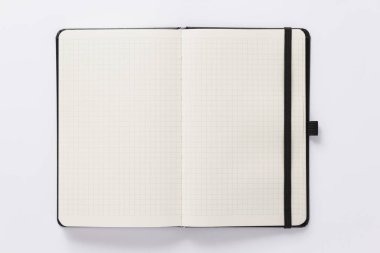 Açık Not defteri veya boş sayfaları kitap beyaz arka planda, üstten görünüm