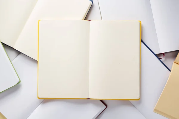 Cuaderno Abierto Libro Con Páginas Vacías Vista Superior —  Fotos de Stock