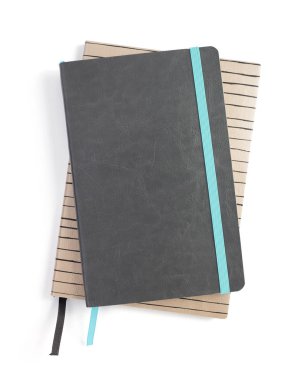 Açık defter ya da beyaz arka plan izole kitap