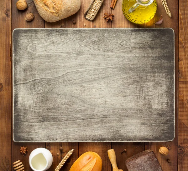 Chleb i pieczywo składników na drewno — Zdjęcie stockowe