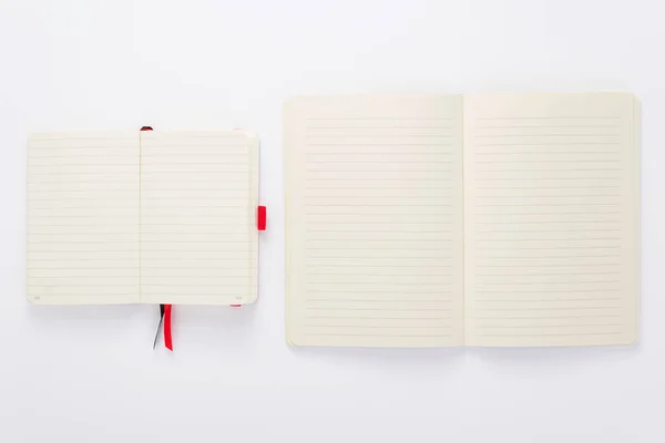 Caderno de papel ou almofada em fundo branco — Fotografia de Stock