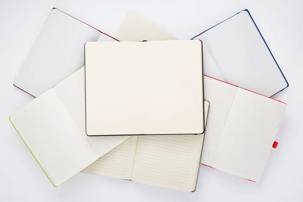 Notebook na bílém pozadí — Stock fotografie