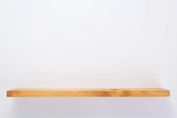 Dřevěná police na bílém pozadí textury — Stock fotografie
