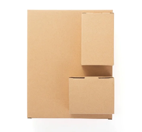 Χάρτινο κουτί σε λευκό φόντο — Φωτογραφία Αρχείου
