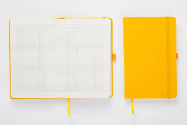 Notebook su sfondo bianco — Foto Stock