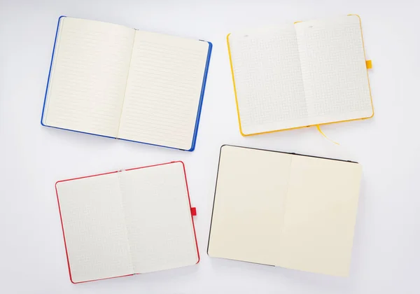 Notebook no fundo branco — Fotografia de Stock