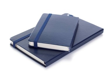 Notebook veya Not defteri beyaz izole 