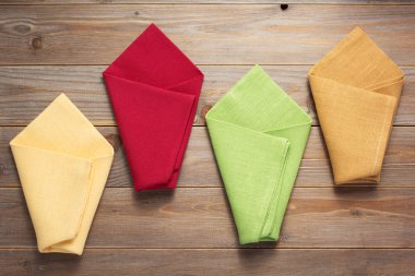 rustik ahşap tahta arka planda bez peçete