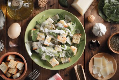 ahşap plaka Sezar salata