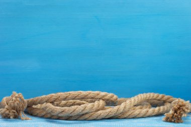 ahşap tahta arka planda gemi ipi 