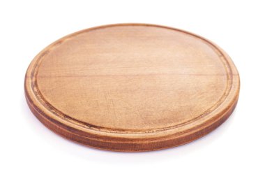 Pizza kesme tahtası veya tepsi beyaz arka planda izole