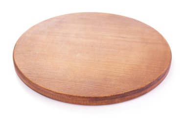 Pizza kesme tahtası veya tepsi beyaz arka planda izole