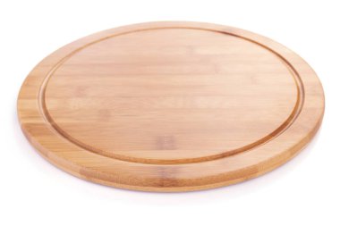 Pizza kesme tahtası veya tepsi beyaz arka planda izole