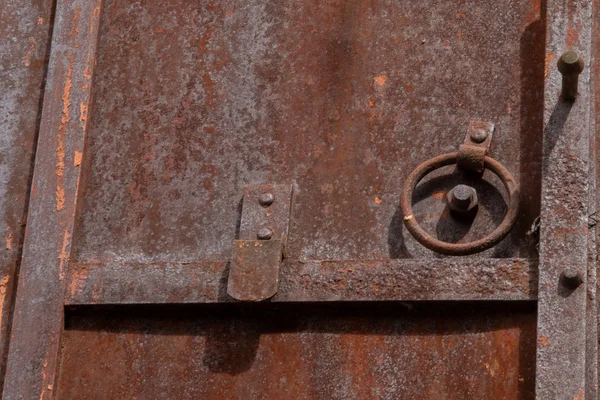 Rusty warehouse door — Stock Photo, Image