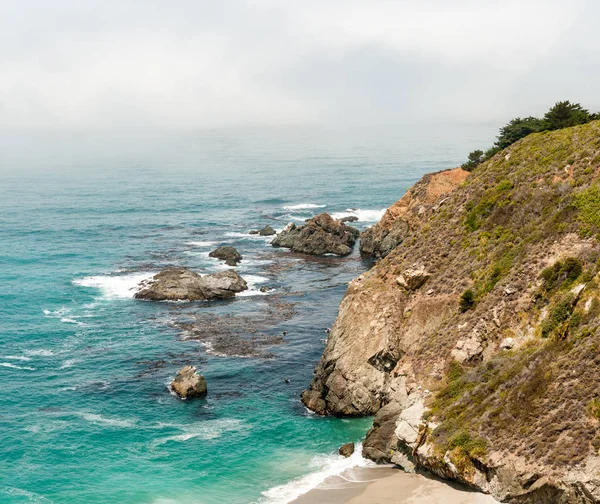 Rocky Calfornia берегової лінії — стокове фото