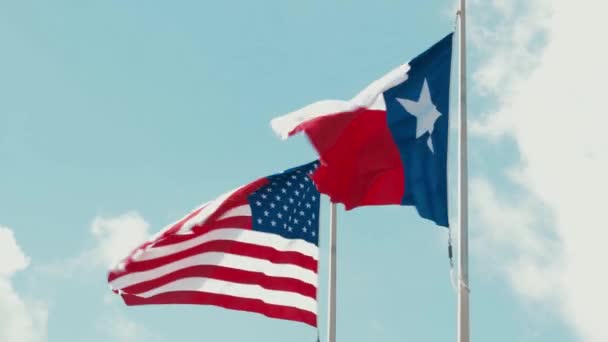 Houston, Texas, EE.UU. - 15 de junio: Bandera estadounidense ondeando al viento — Vídeo de stock