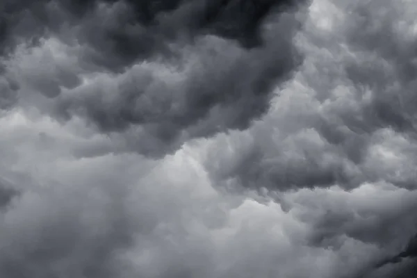 Himmel Mit Dunklen Dramatischen Wolken Während Eines Gewitters Oder Hurrikans — Stockfoto