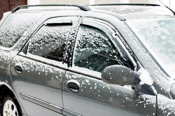 Заснеженная Машина Зимний Снегопад Движение Остановлено Плохой Погоды — стоковое фото