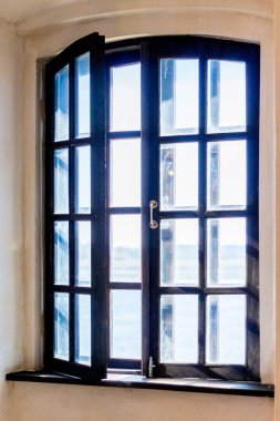 Eski bir manor eski bir pencerede