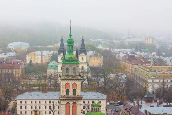 Paisagem Cidade Lviv Torre Kornyatka Uspenskoy Igreja — Fotografia de Stock