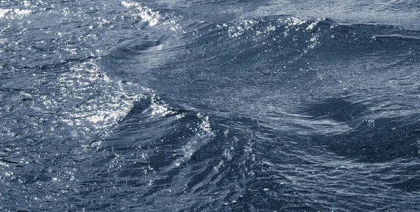 Olas Superficie Del Agua Durante Mal Tiempo —  Fotos de Stock