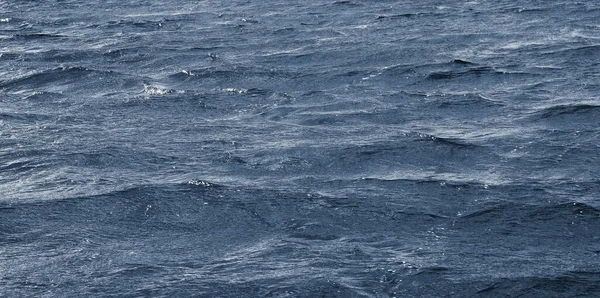 Snelle Golven Rivier Bij Winderig Weer — Stockfoto