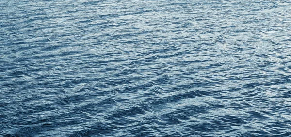 Watertextuur Met Golven Bij Winderig Weer — Stockfoto